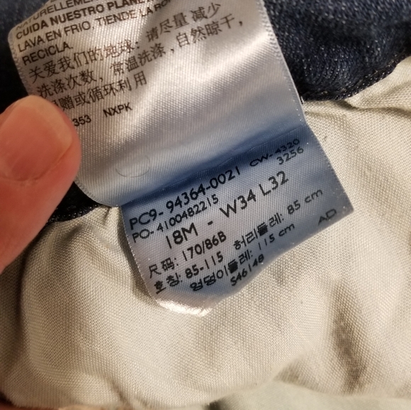 Size 18 Levi's Mid-rise bootcut jeans. - Picture 4 of 5